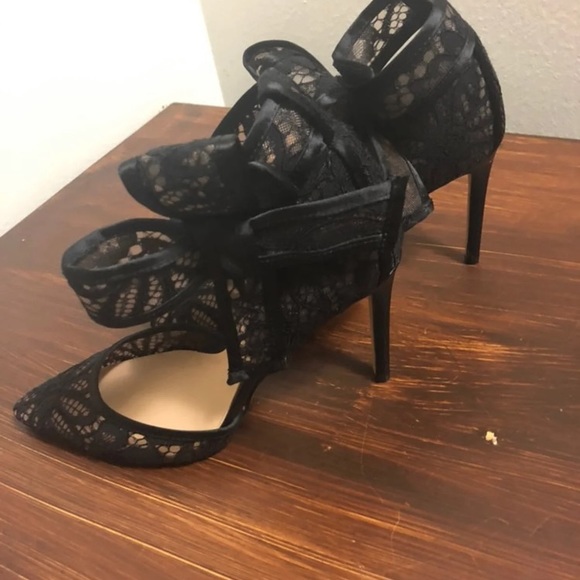 Beautiful black heels - Picture 3 of 6